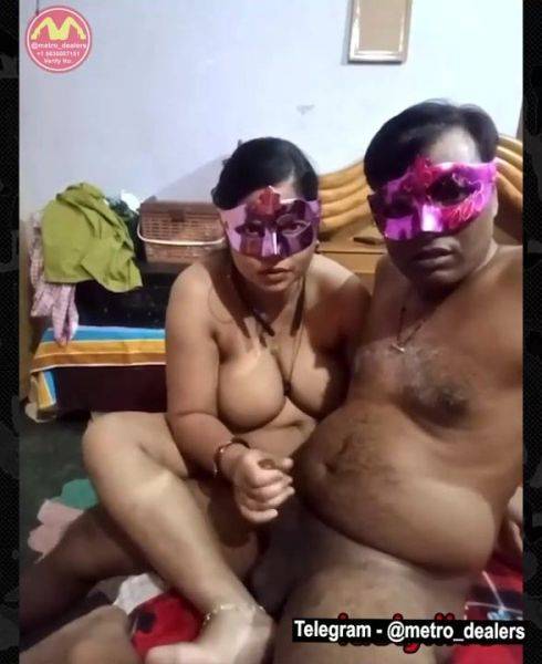 Desi Horny Couple Strip Chat Private Milk On Glass And Face Showing - Sleep - xtits.com - India on systemporn.com
