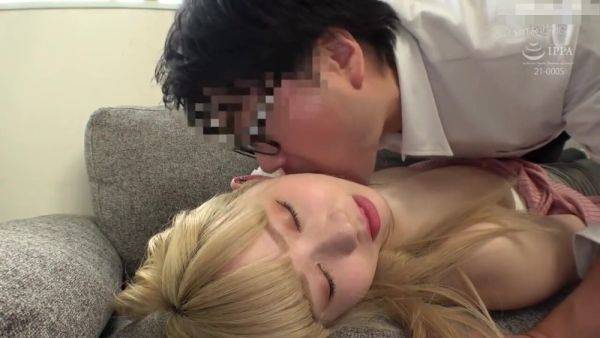 09J2723- A gal who is made to sleep and is molested by a villainous cafe clerk. - senzuri.tube on systemporn.com