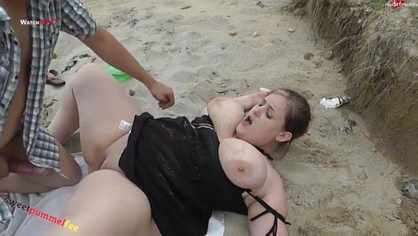 Bbw Gets Fucked Of The Beach - hclips.com on systemporn.com