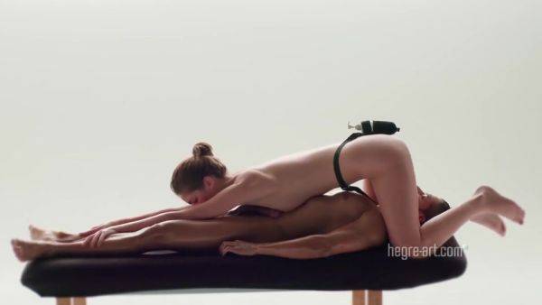 Erotic Massage Amazing Oiled Body - videomanysex.com on systemporn.com
