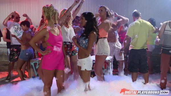 Foam Party Orgy: Girls Of Summer Episode - Girls Of Summer starring Chloe Amour - xhand.com on systemporn.com