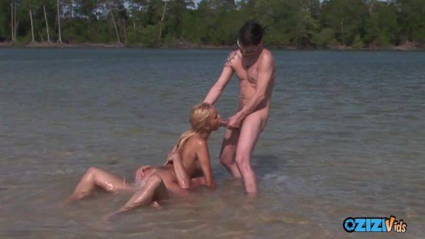Rough Double Penetration With A Hot Blonde In Shallow Waters - videomanysex.com on systemporn.com