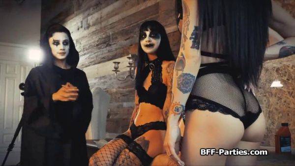 Watch these sexy goth babes share a cock in a Halloween reality foursome party - sexu.com on systemporn.com