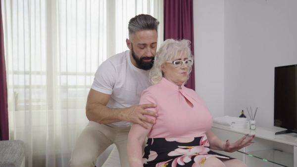 Granny screams holding nephew's cock deep in her fat cunt - xbabe.com on systemporn.com