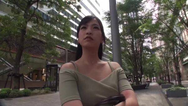 0002419_スレンダーの日本人の女性が潮吹きするガン突き企画ナンパのエロ性交 - txxx.com - Japan on systemporn.com