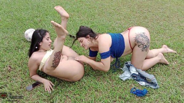 Colombian Lesbians Licking Their Pussies In A Private Estate - Porn In Spanish - desi-porntube.com - Spain - India - Colombia on systemporn.com