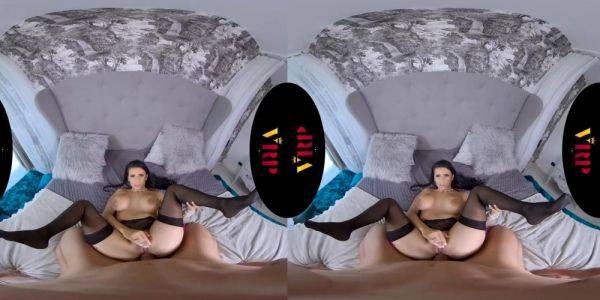 Nelly Kent - Space to Spare #Vrsmartphone #pov #teens - drtuber.com on systemporn.com