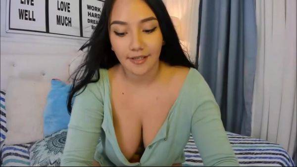 Babe Flashes Big Tits On Webcam - hclips.com on systemporn.com