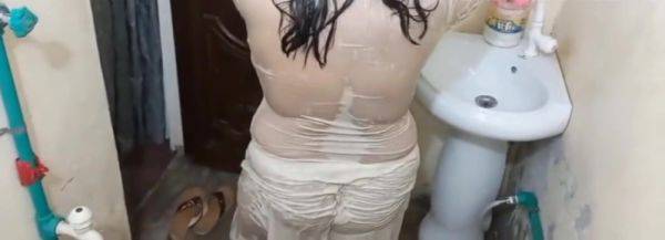Washroom Nahaty Hue Desi House Wife With 18 Years - desi-porntube.com on systemporn.com