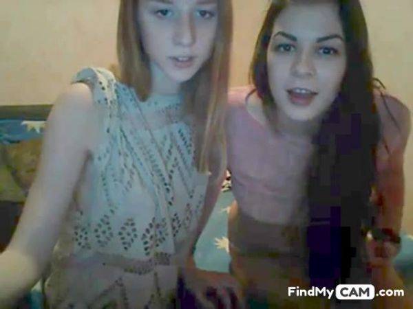 Two Girls kissing on Webcam - xhand.com on systemporn.com