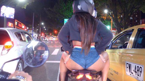Colombian latina shows off her big ass in public during a motorcycle tour - txxx.com - Colombia on systemporn.com