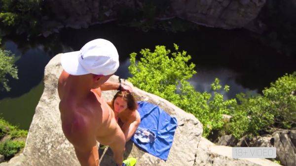 Wild Public Fucking On A High Cliff In Canyon - videomanysex.com - Italy on systemporn.com