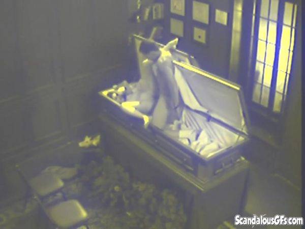 Slut fucks in massive coffin - hotmovs.com on systemporn.com