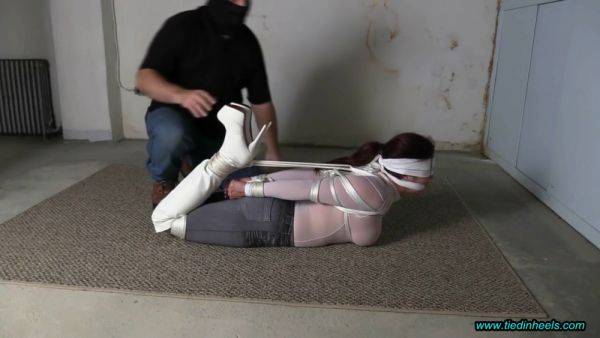 Sarah Roped In White Boots Bondage Porn - hclips.com on systemporn.com