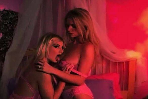 Lesbians Victoria Zdrok And Brittany Andrews Doing Dildo Sex - drtuber.com on systemporn.com