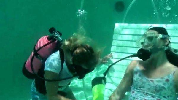 Scuba woman tied in chair underwater - drtuber.com on systemporn.com