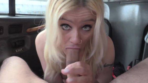 Getting fucked in the back of a taxi - hclips.com on systemporn.com