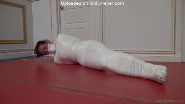 Kinky Video And Diablo Is Mummificed With Veve Lane - videohdzog.com on systemporn.com