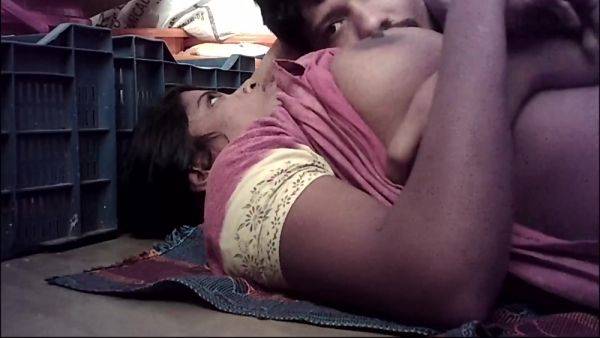 Indian Wife Big Boobs Suking And Kiss - desi-porntube.com - India on systemporn.com