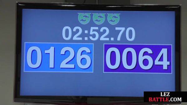 Wrestling lez seduces perverted dyke b4 eating pussy out - txxx.com on systemporn.com