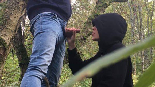 Blowjob And Swallow In The Forest - hclips.com on systemporn.com