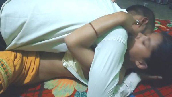 Indian Kissing Mature Milf Cannot Resist The Young Guy - desi-porntube.com on systemporn.com