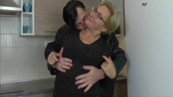 Stripperin Versucht Sich Als Pornoschlampe P1 - videomanysex.com on systemporn.com