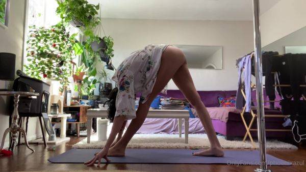 Teen Solo Masturbation With Wet Pussy Close Up - upornia.com on systemporn.com