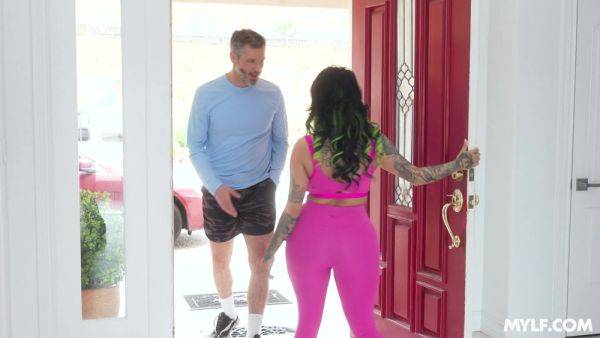 Deep hardcore for this thick Latina MILF during her morning routine - xbabe.com on systemporn.com