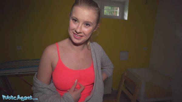 Casey the runner in tight leggings gets fucked hard in public by a big cock - sexu.com on systemporn.com