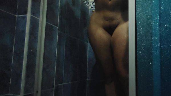 Woman Is Caught Nude In Public Bathroom - voyeurhit.com on systemporn.com