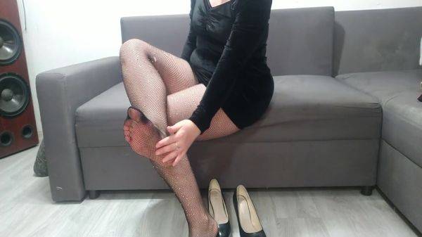 Wife In Black Pantyhose Wants To Be Fucked When Her Husband Is Not At Home 5 Min - hclips.com on systemporn.com