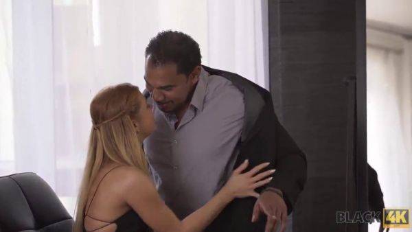 Chrissy Fox's tight pussy stretched wide by massive black cock - sexu.com on systemporn.com