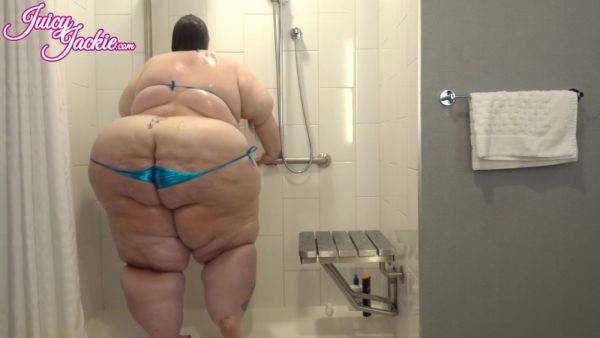 Ssbbw Shower With Juicy Jackie - upornia.com on systemporn.com