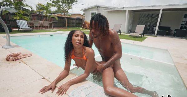Aroused ebony goes very loud during outdoor pool porno with her new BF - alphaporno.com on systemporn.com
