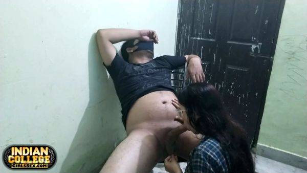 Deepthroat Indian Wife Blowjob Sex Scandal MMS - txxx.com - India on systemporn.com