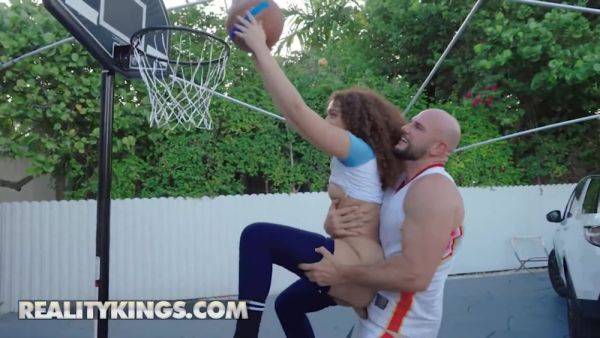 REALITY KINGS - Willow Ryder Knows JMac Basketball Skills Are Not Good Thats Why She Motivates Him By Showing Her Tits - hotmovs.com on systemporn.com