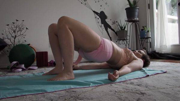 Sexy Milf Aurora Willows Doing Yoga In Booty Shorts - hotmovs.com - Usa on systemporn.com