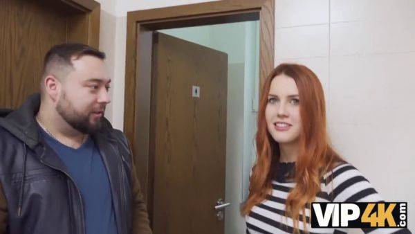 Watch how Hunter Si scopa a wealthy redhead in the public part of town - sexu.com - Czech Republic on systemporn.com