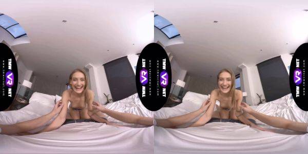 Tiffany Tatum's petite body bounces on a hard rod in virtual reality - sexu.com on systemporn.com