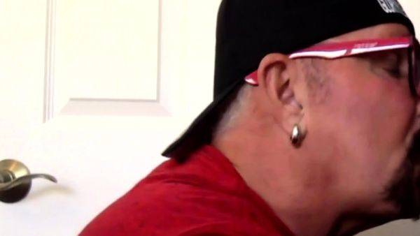 BJ gloryhole DILF sucks gives greedy BJ - drtuber.com on systemporn.com