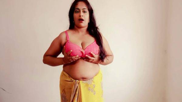 Horny Indian In Arya Masturabating Her Self - hclips.com - India on systemporn.com