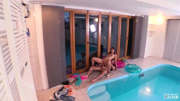 Czech amateur Susan Ayn delighting in pool sex and facial from photographer - xxxfiles.com - Czech Republic on systemporn.com