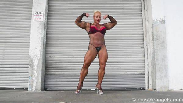 Nuriye Evans Massive Amazon Muscle - upornia.com on systemporn.com