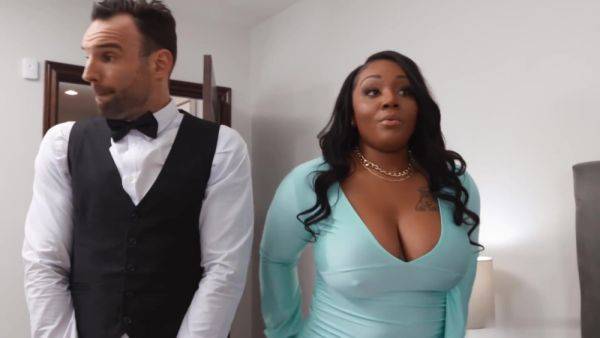 Pillow Humping Humpette Loves A Threesome - videomanysex.com on systemporn.com