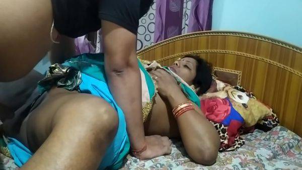I Sneak Into My Stepmoms Bed And Fuck Her - Leaving Her Creampied - desi-porntube.com on systemporn.com