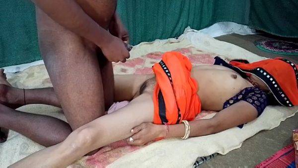 Indian Village Bhabhi Ko Gand Ke Niche Takiya Lagakar Choda Bhabhi Se Land Chuswaya Or Choot Fad Di Ki Desi Chudai With Devar Bhabhi - hotmovs.com - India on systemporn.com