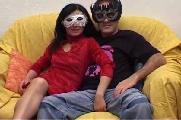Couple With Mask Has Sex In Front A Camera 22 Min - hclips.com on systemporn.com