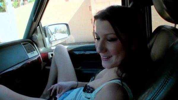 Slender Madison fuck in the car - hellporno.com on systemporn.com