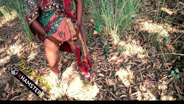 Indian Desi Sex In Jungle Fuck Hindi Audio With Village Outdoor - desi-porntube.com - India on systemporn.com